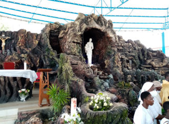 Vraie : la grotte mariale de l’église Notre Dame d’Afrique de Bietry est la plus grande de Côte d’Ivoire